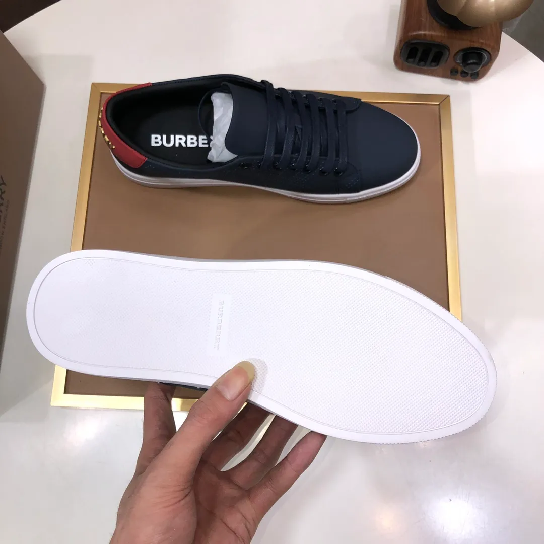 Men's shoes 💰480💰 [Burberry] (cowhide lining) classic low-top sneakers｜Imported cowhide with classic plaid fabric｜Cowhide lining｜Original outsole｜Fine workmanship and comfortable to wear Size: 38-44 (customized at 45)